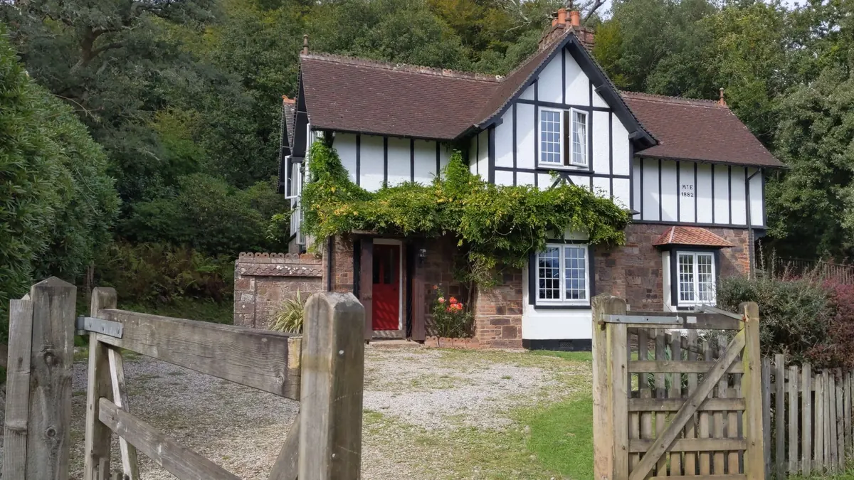 Common Mistakes to Avoid When Booking UK Staycations