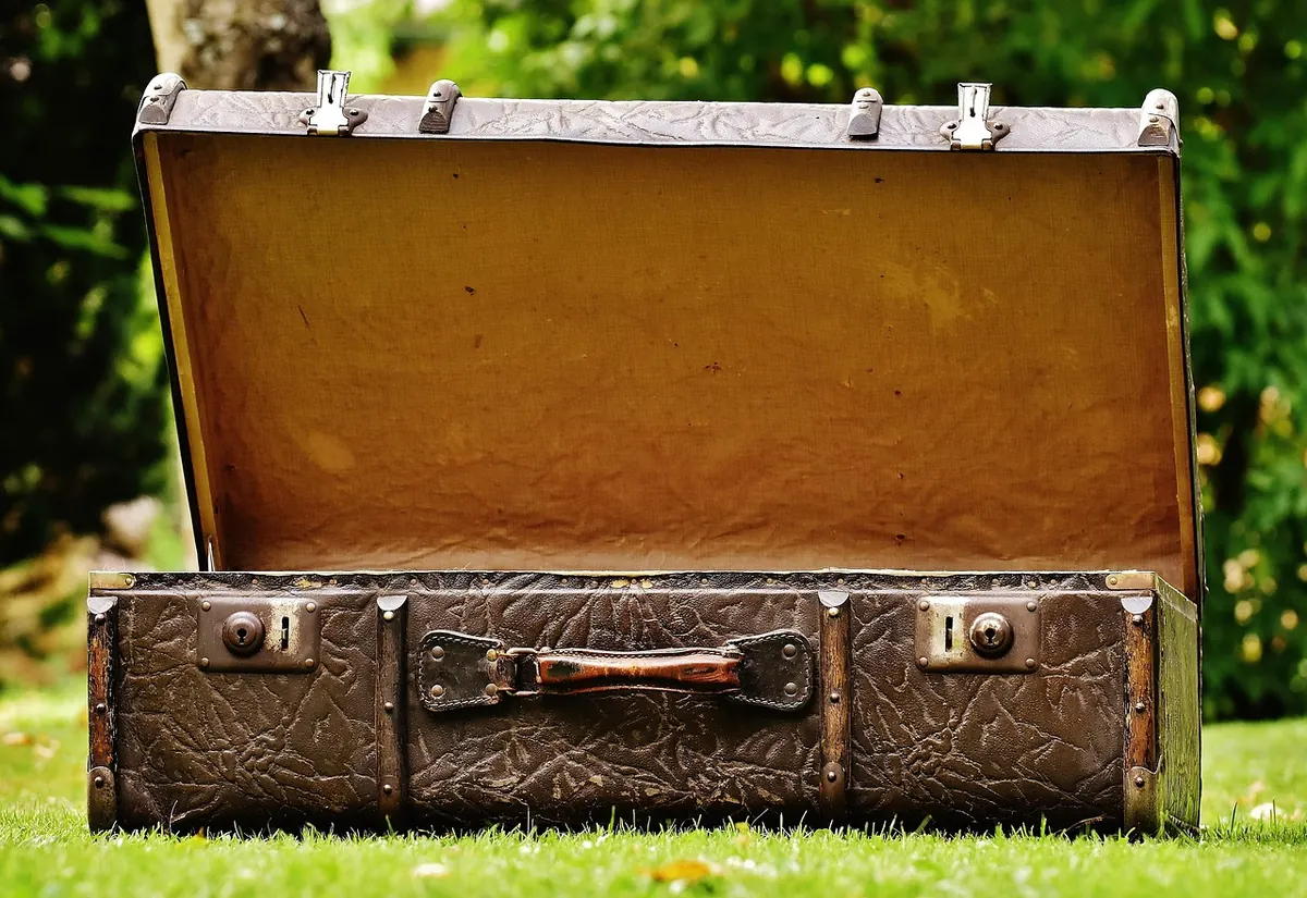 How to Pack for a Two-Week Trip with Only Hand Luggage: A Step-by-Step Guide